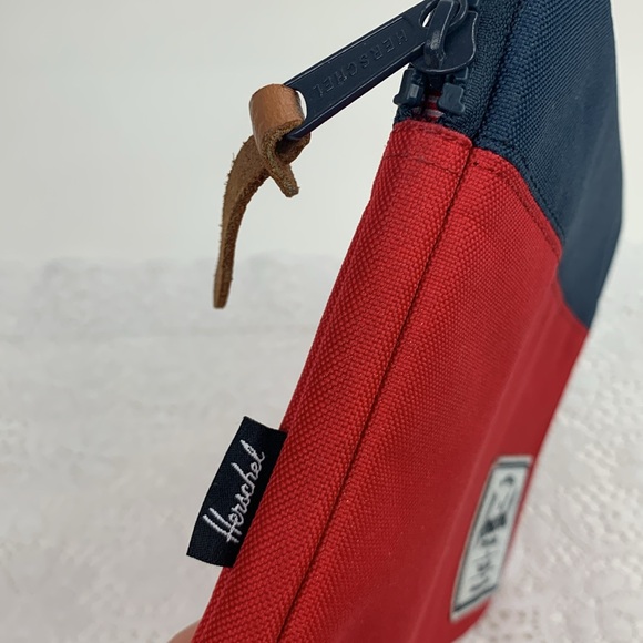 Herschel Zippered Pouch bag Tablet cover Red Blue Zip close Padded - Picture 4 of 11